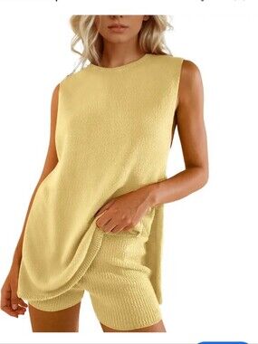Amazon 2pc Sweater Shortset Sz S